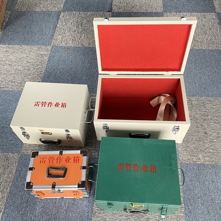 日土爆破工程作业箱如何选择？玻璃钢与传统材质的全面对比